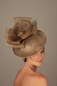 Genevre dish hat hostie hats